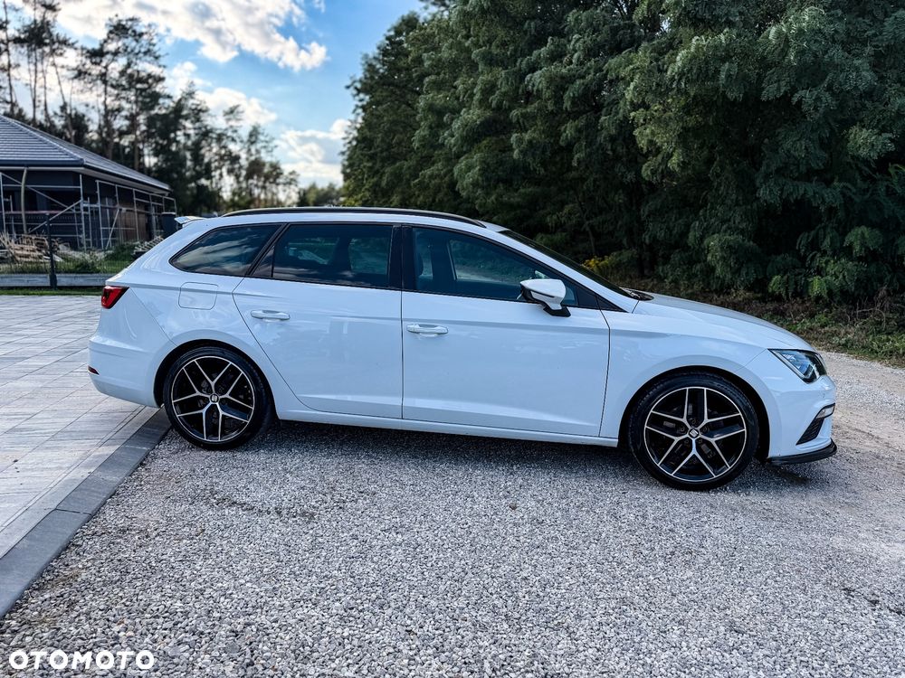 Seat Leon 1.5 eTSI OPF DSG FR Black Edition - 22