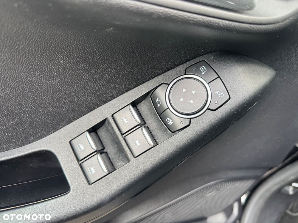 Ford Fiesta 1.0 EcoBoost S&S TITANIUM - 18