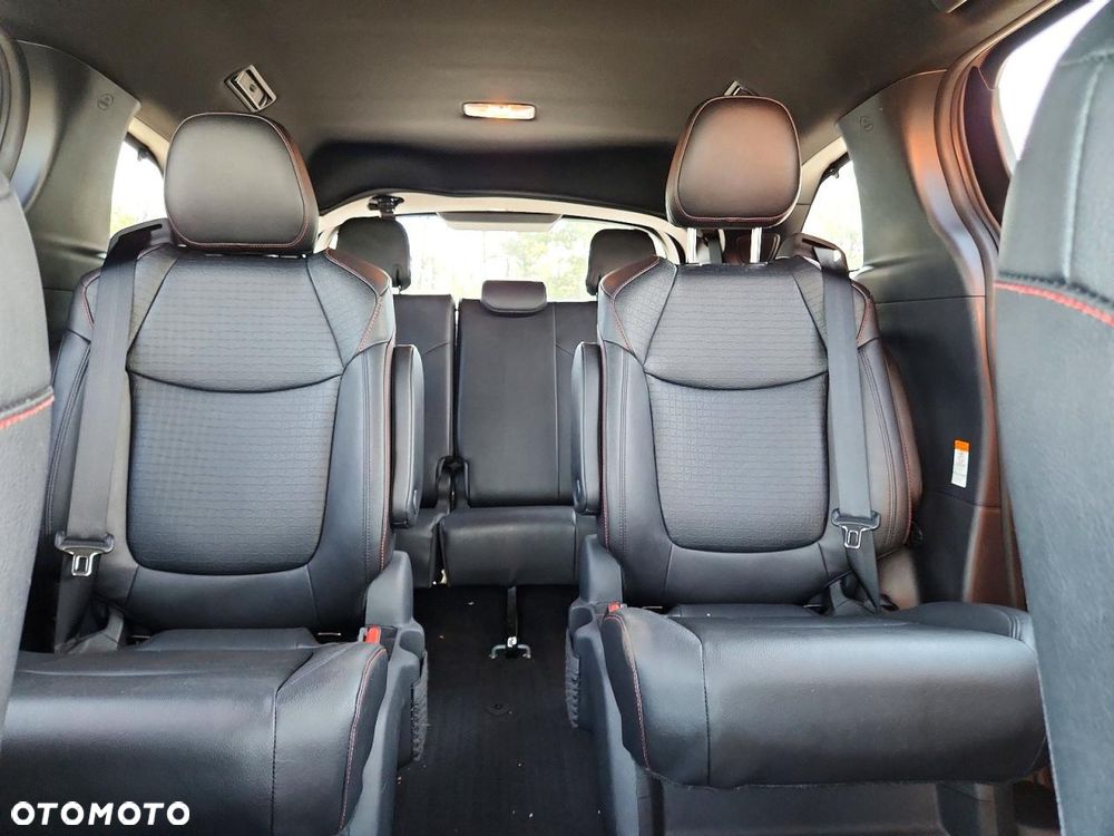 Toyota Sienna - 11