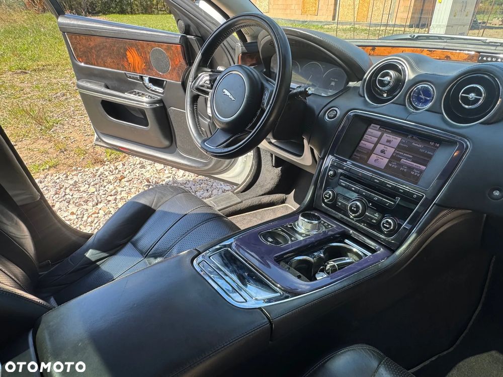 Jaguar XJ - 23