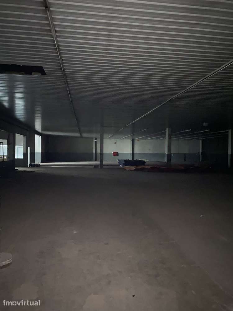 Armazém em santo tirso。2 euro por metro quadrado - Grande imagem: 3/3