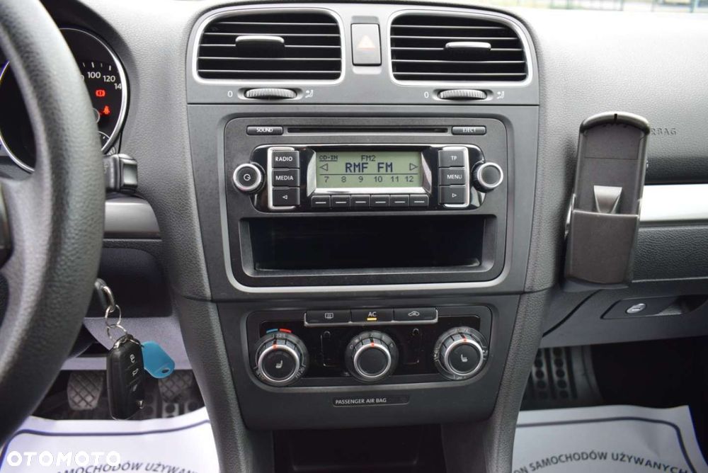 Volkswagen Golf - 24