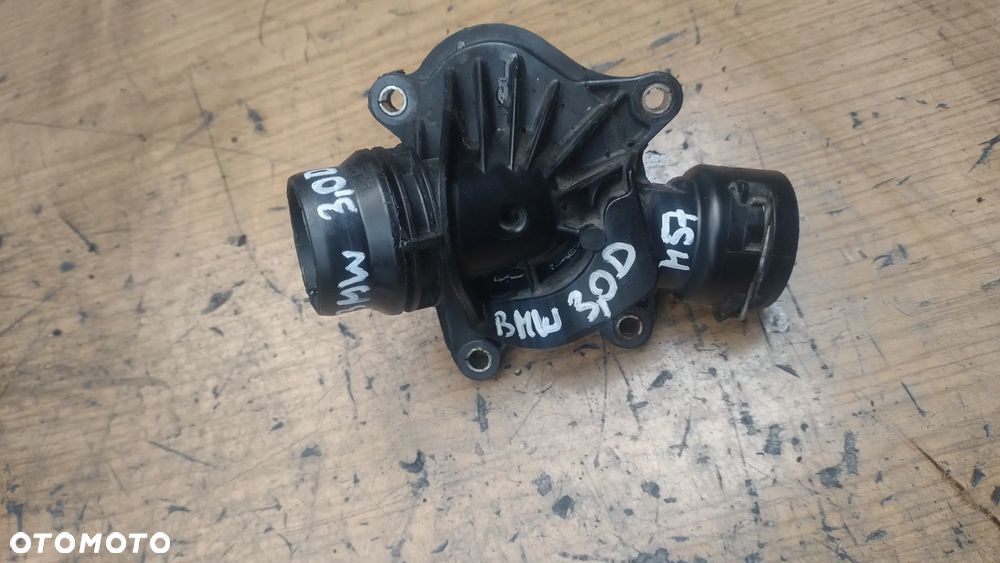 BMW e60 e90 e91 3,0D M57 obudowa termostatu - 1