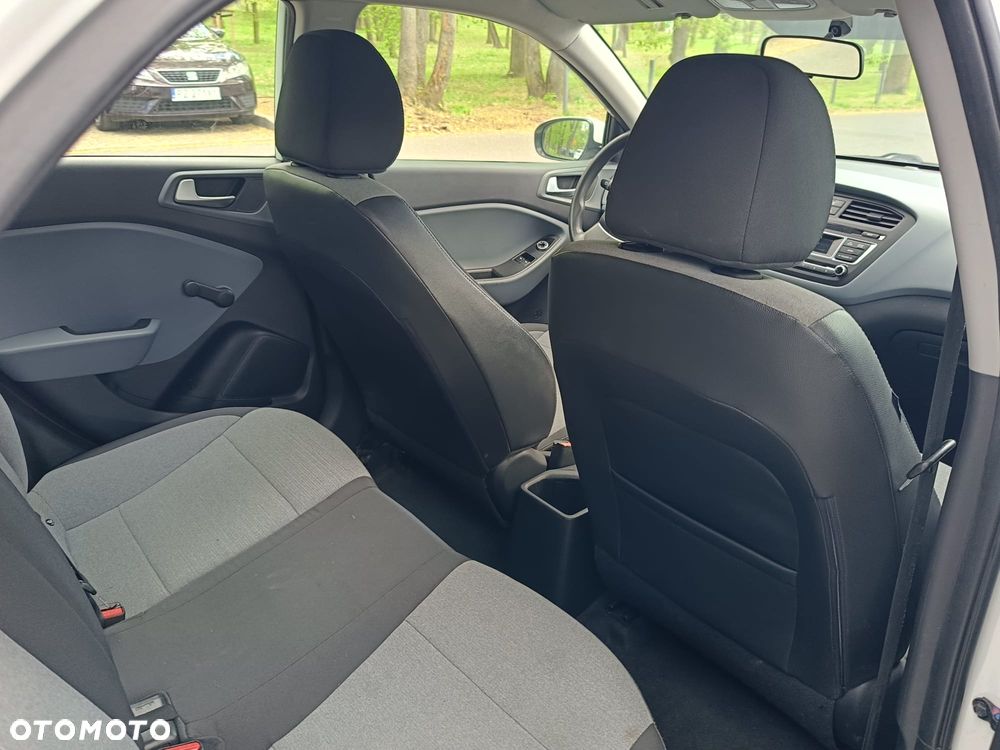 Hyundai i20 blue 1.2 Classic - 6