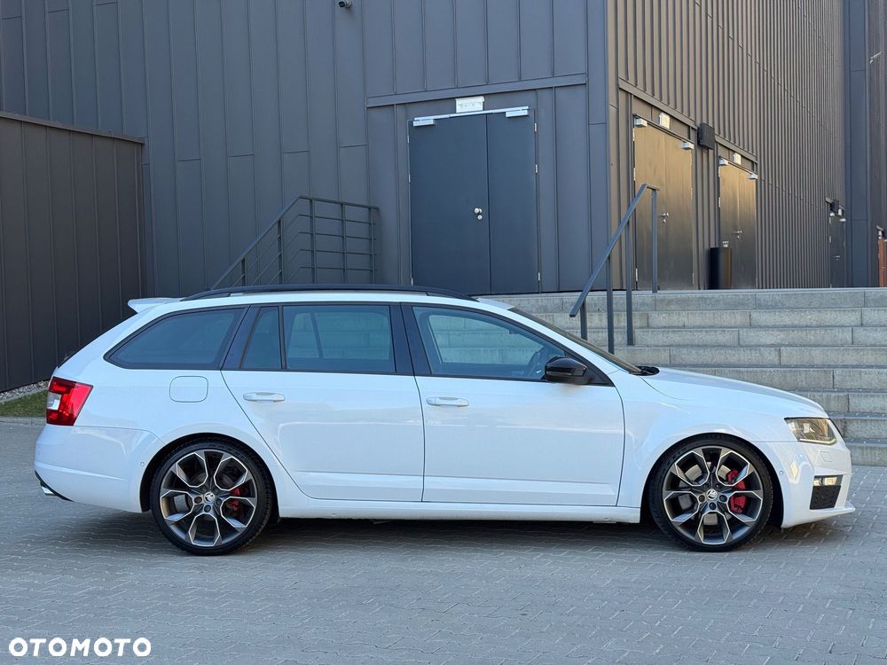 Skoda Octavia 2.0 TDI DSG RS - 9