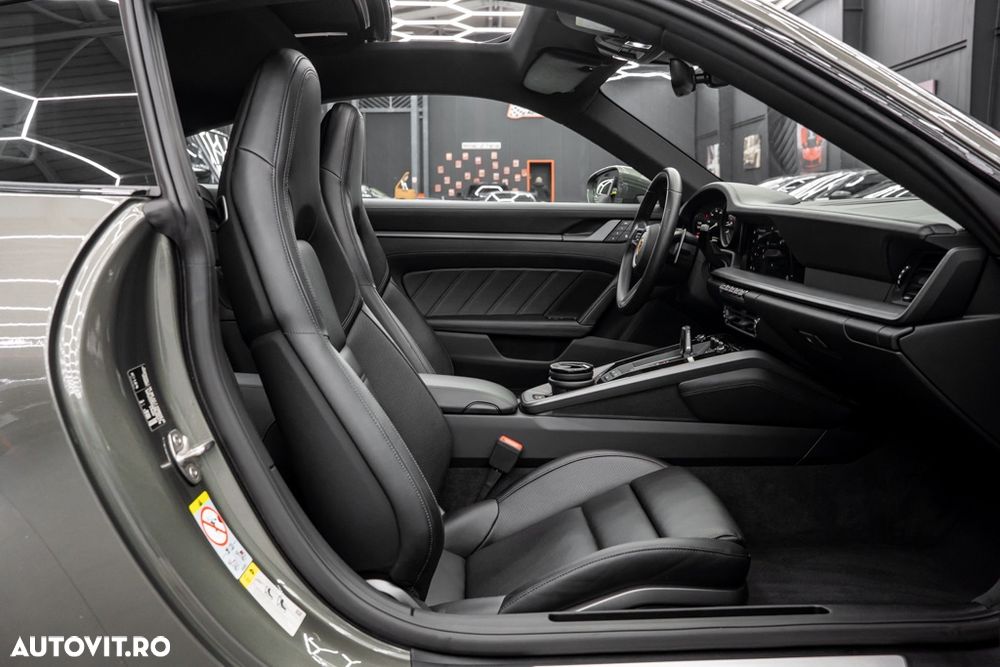 Porsche 911 Carrera PDK - 10