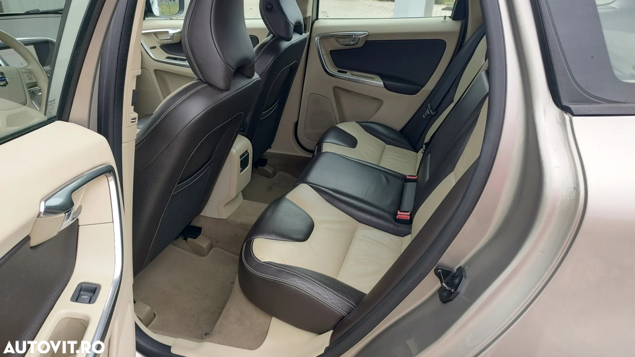 Volvo XC 60 D3 Kinetic - 11