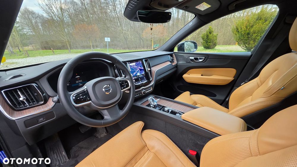 Volvo XC 60 B5 D AWD Inscription - 24