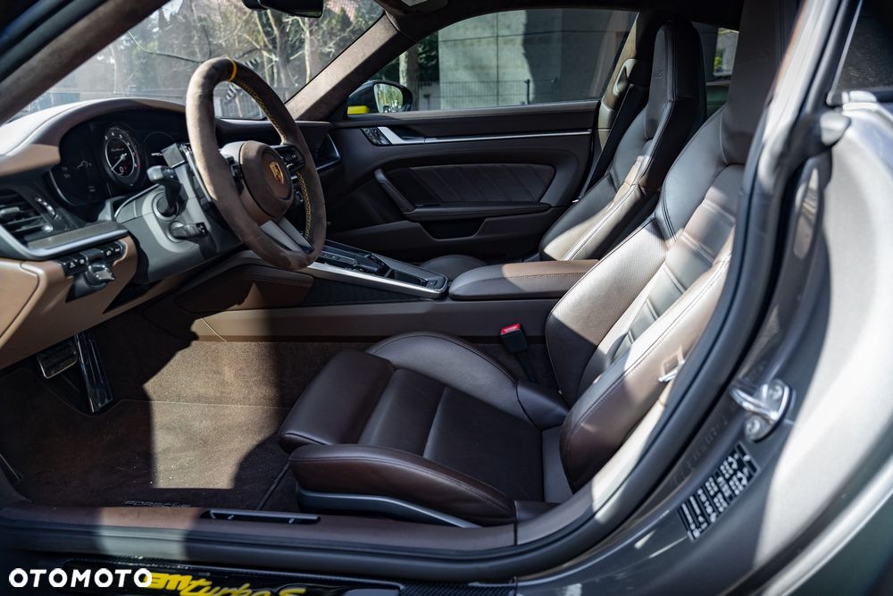 Porsche 911 Turbo S - 27