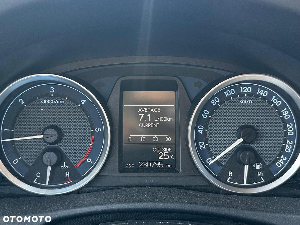 Toyota Auris 2.0 D-4D Comfort - 13