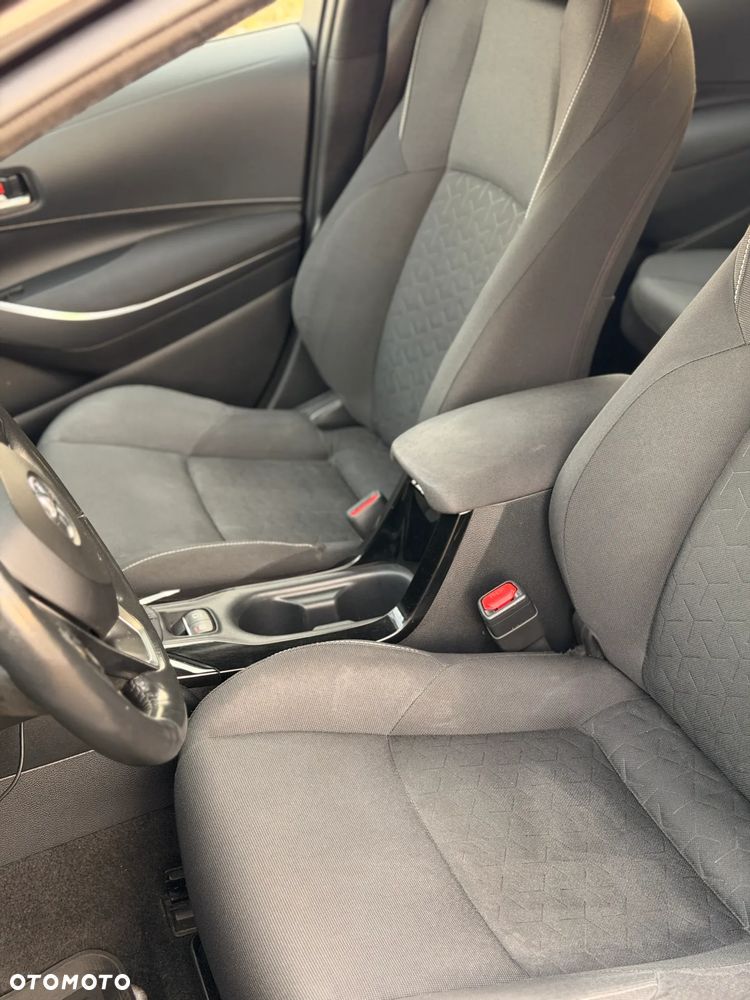 Toyota Corolla - 28