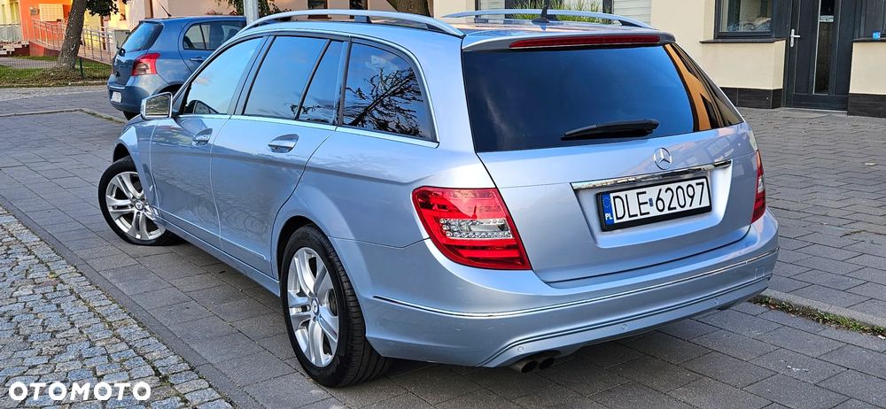 Mercedes-Benz Klasa C 180 T CDI DPF (BlueEFFICIENCY) Avantgarde - 4