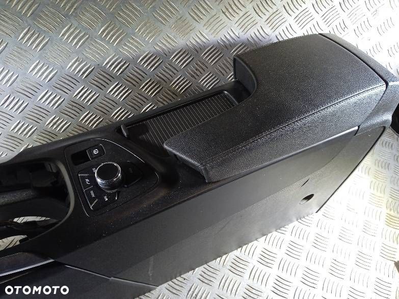 PODŁOKIETNIK OPEL INSIGNIA A - 2