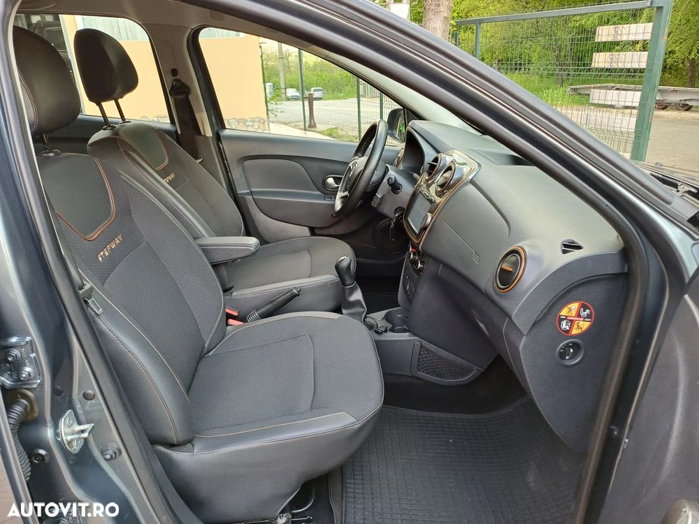 Dacia Sandero Stepway TCe 90 (S&S) Prestige - 4