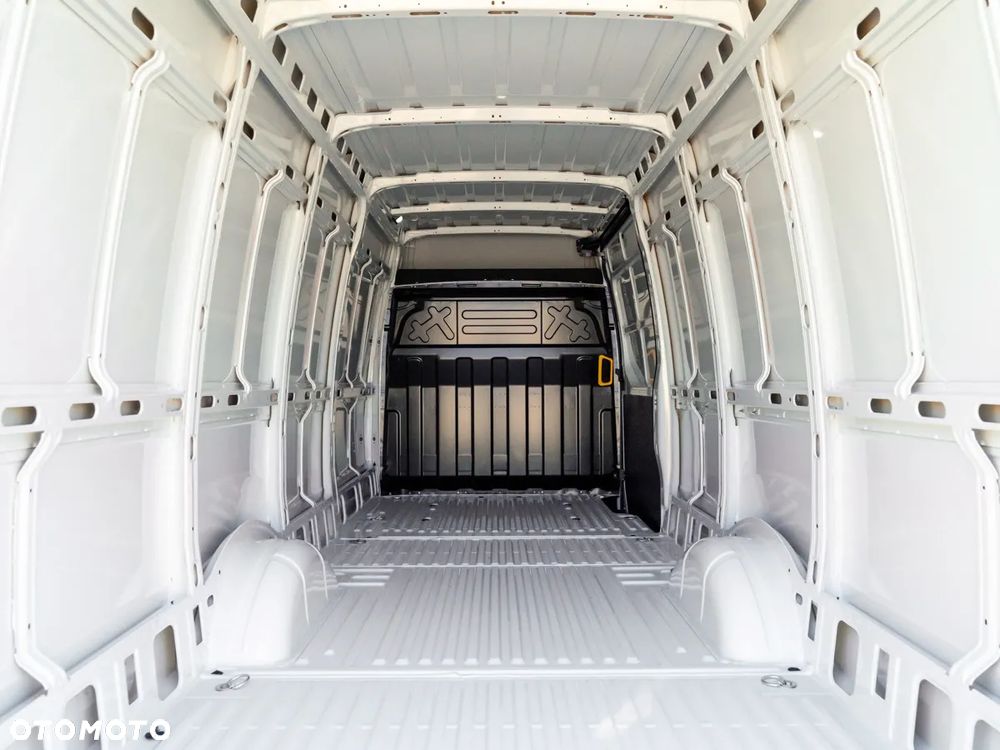 Iveco Daily 35S18HV 3.0 L4H2 - 14