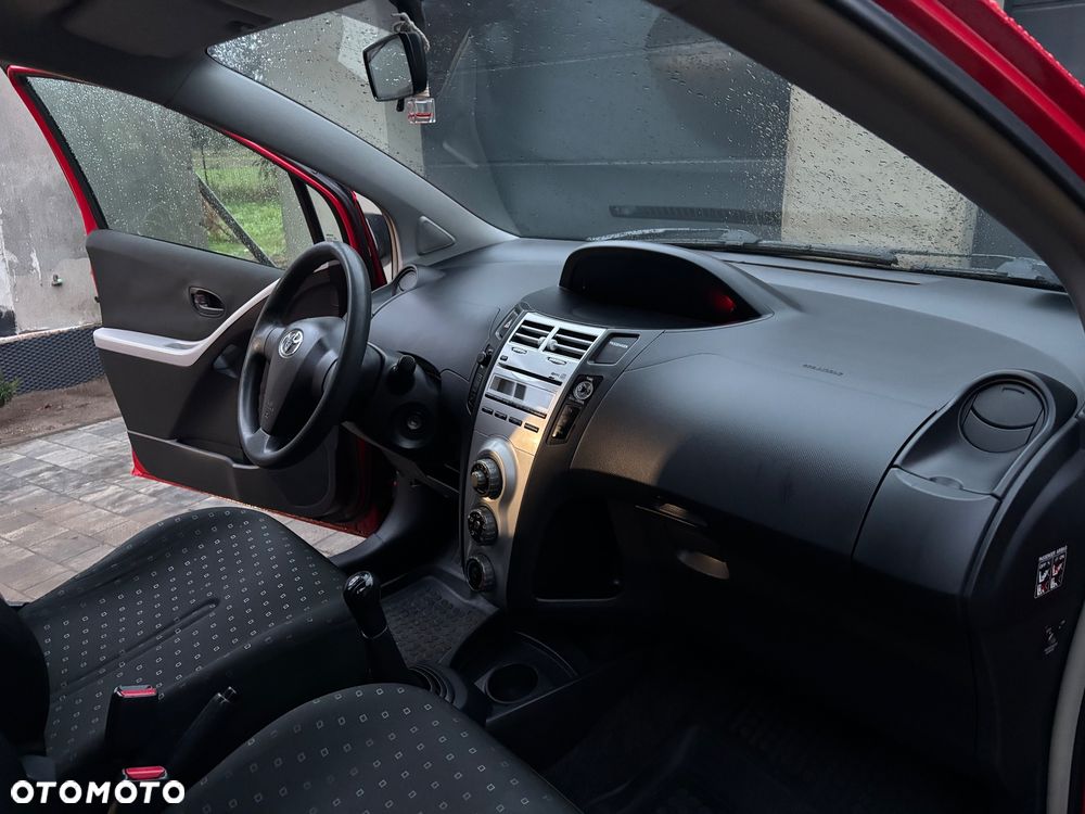 Toyota Yaris - 17