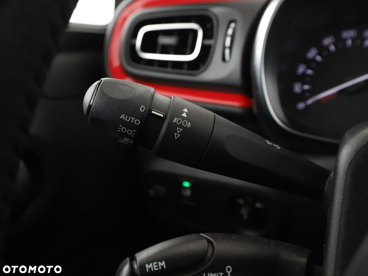 Citroën C3 1.2 PureTech Shine EAT6 - 35