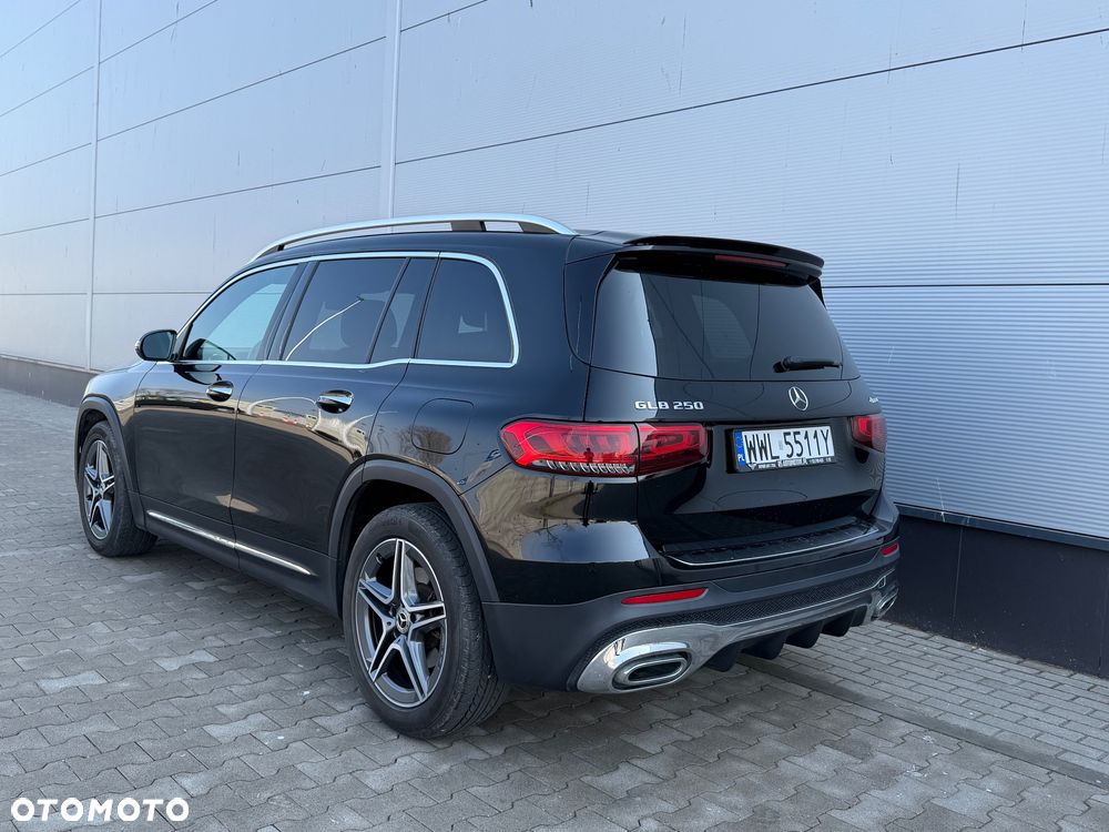 Mercedes-Benz GLB 250 4-Matic AMG Line 8G-DCT - 5