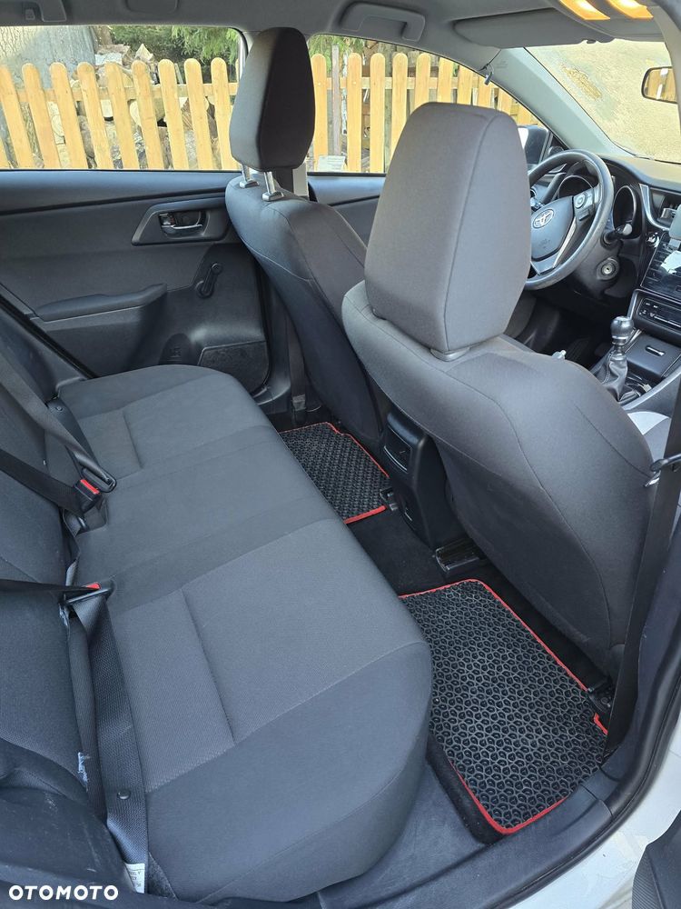 Toyota Auris 1.4 D-4D Active - 13