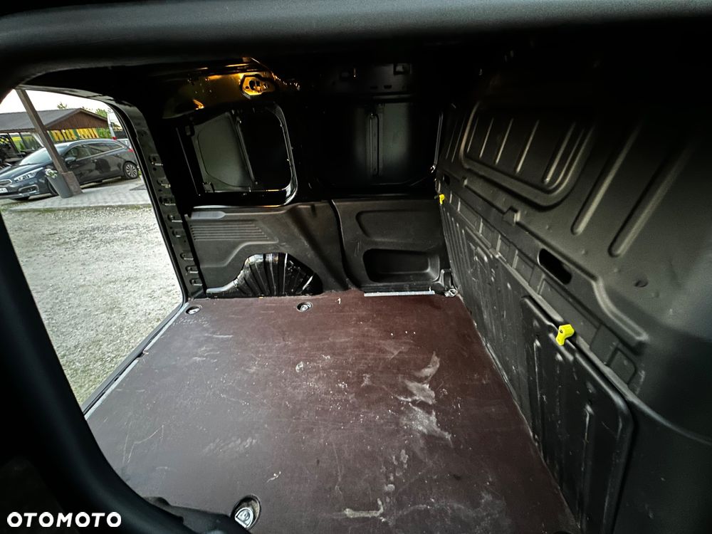 Opel COMBO - 19