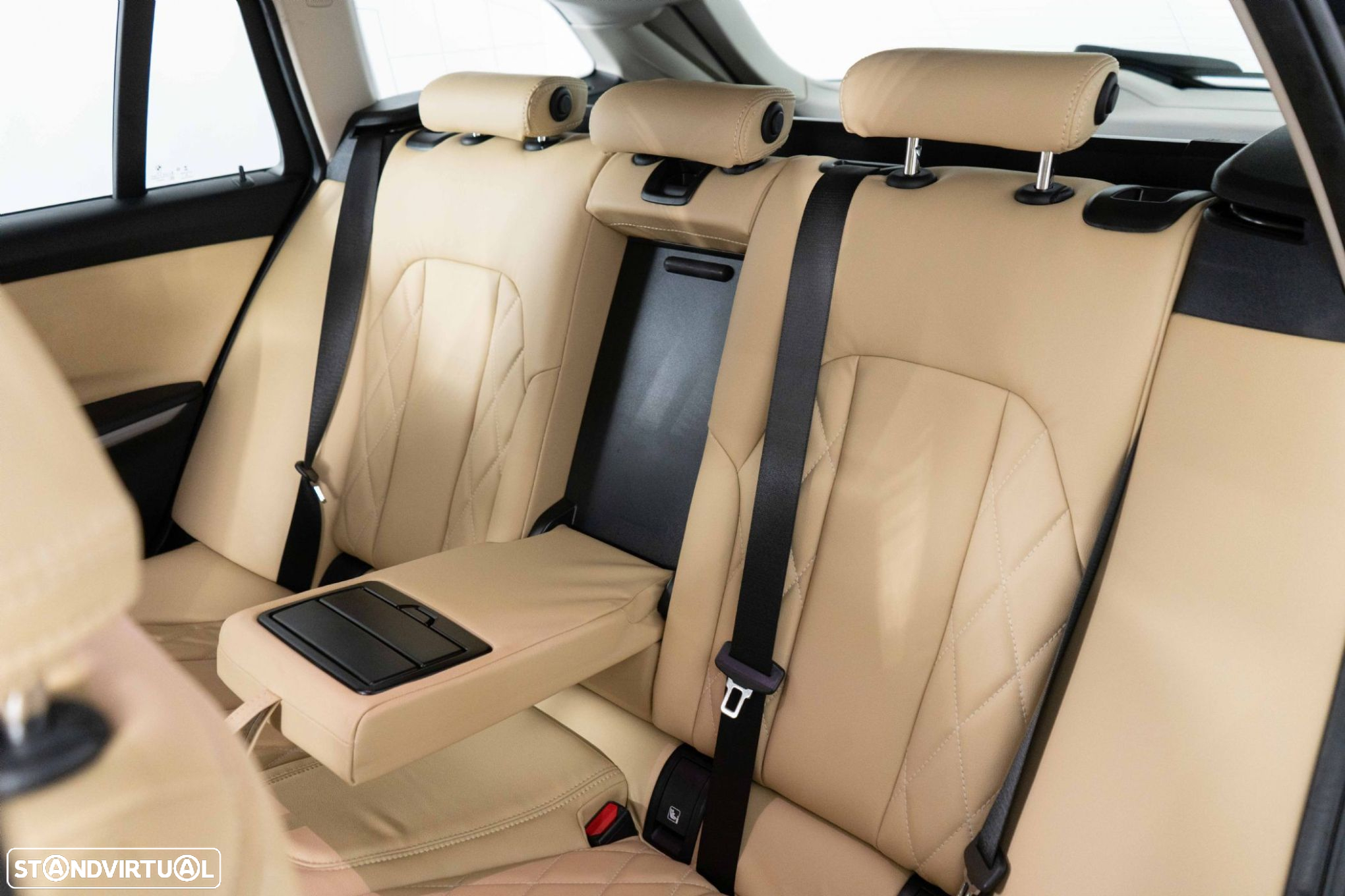 BMW 330 e Touring Line Luxury Auto - 9