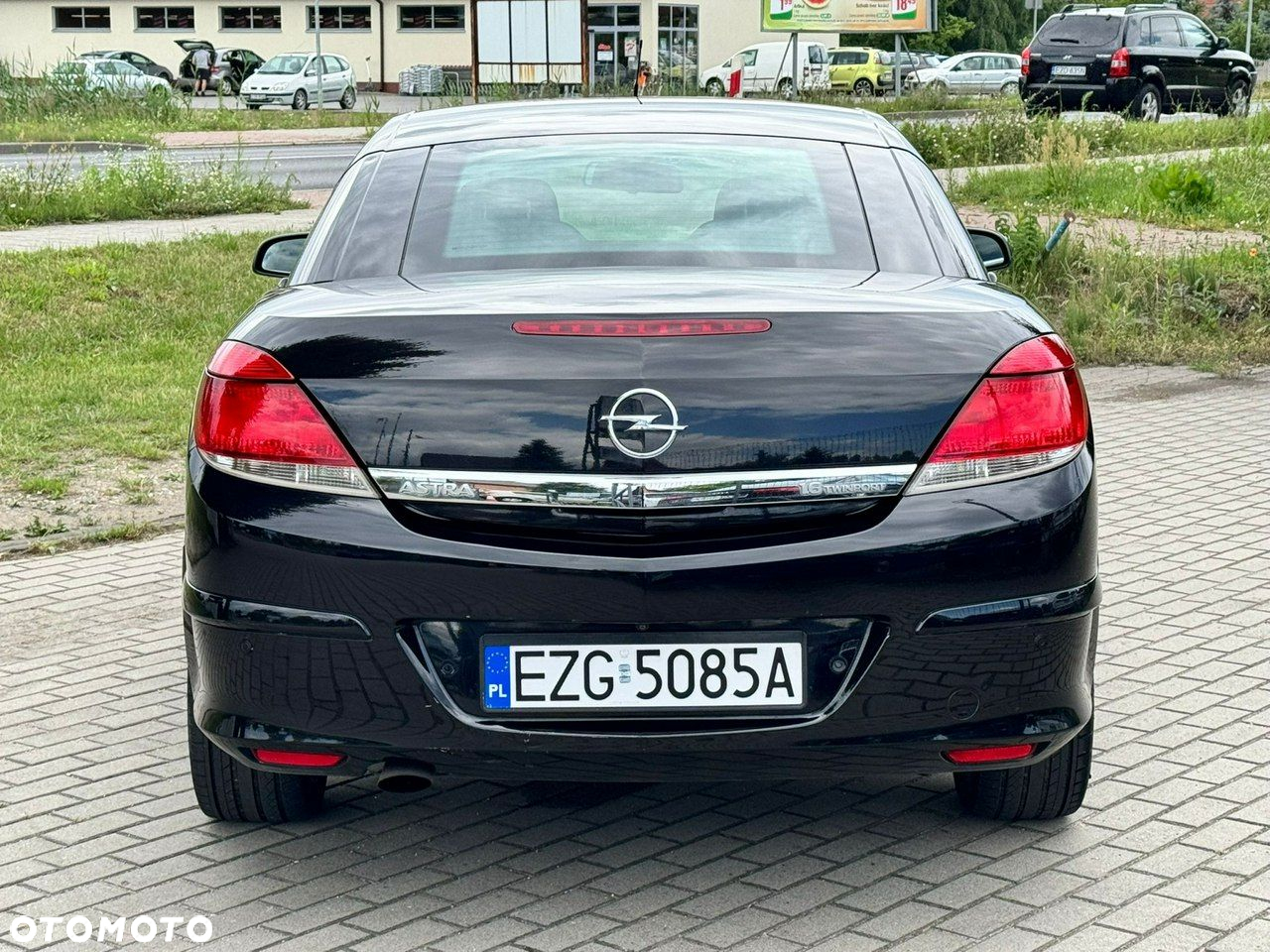 Opel Astra GTC 1.6 Cosmo - 12