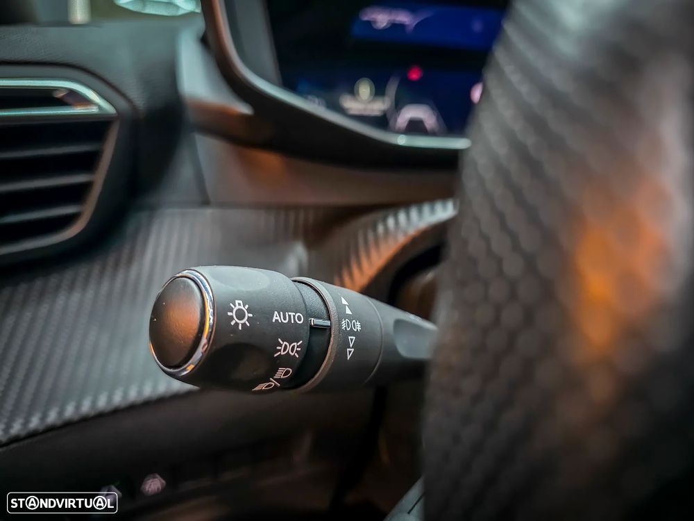 Peugeot e-2008 50 kWh GT Line - 28