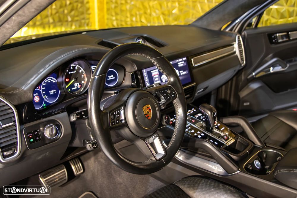 Porsche Cayenne Coupé Turbo S E-Hybrid - 17