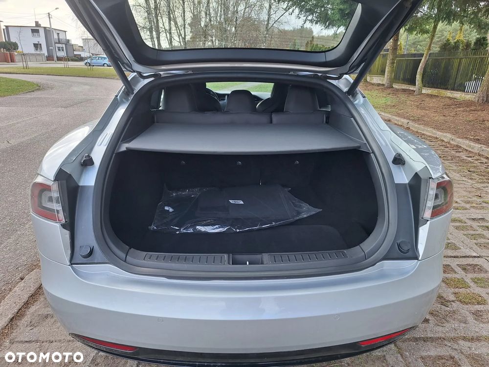 Tesla Model S - 16