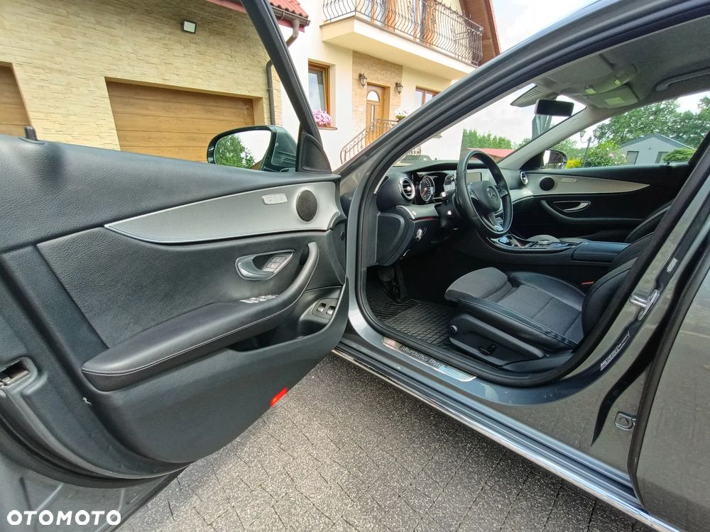 Mercedes-Benz Klasa E 200 CGI BlueEFFICIENCY Automatik Avantgarde - 21