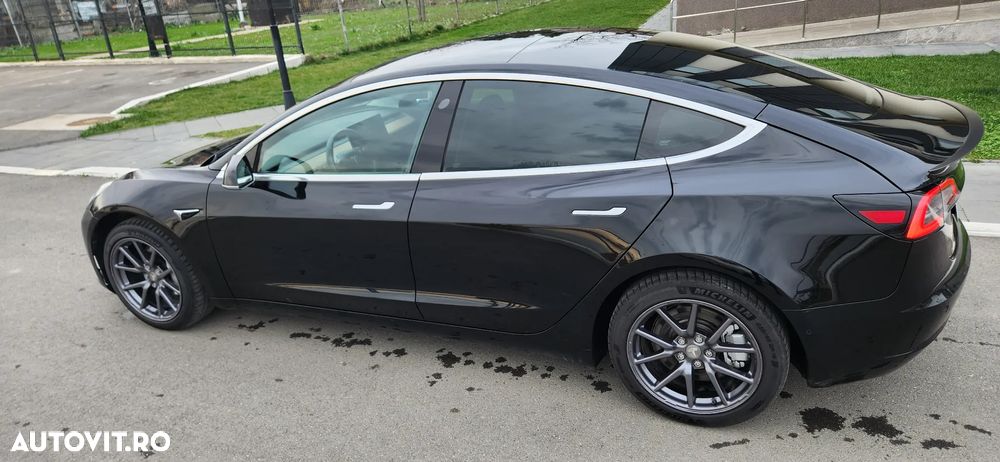 Tesla Model 3 Standard Reichweite Plus Hinterradantrieb - 12
