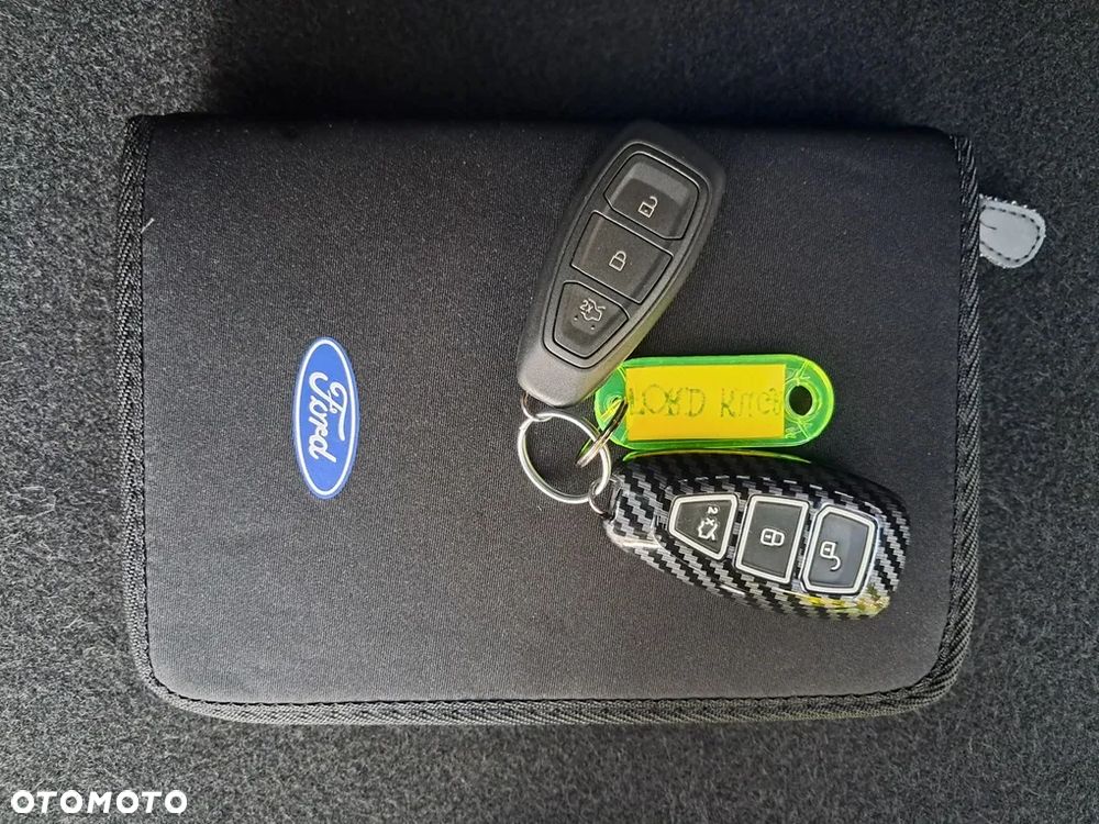 Ford Kuga 1.5 EcoBoost 2x4 ST-Line - 30