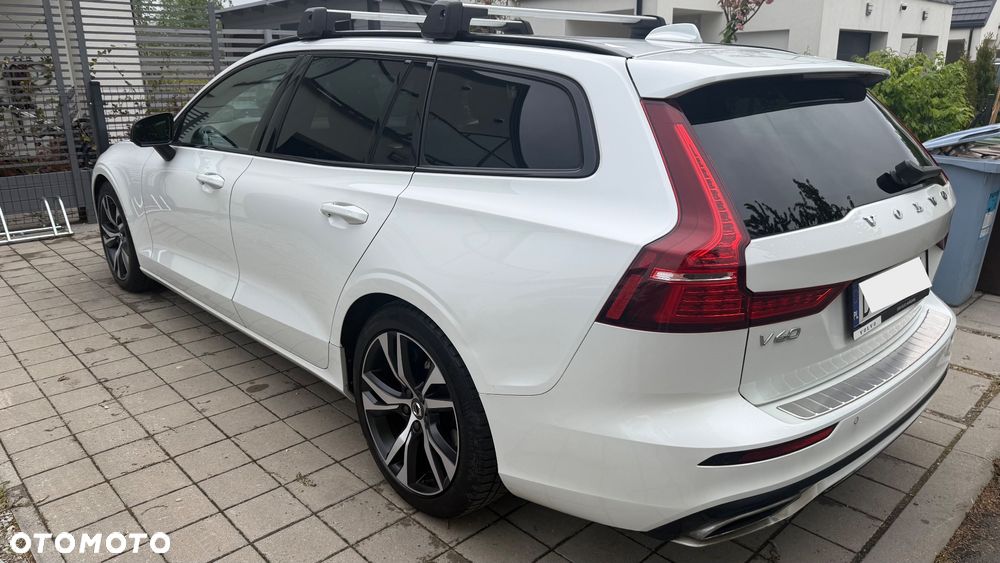 Volvo V60 B5 B AWD R-Design - 4
