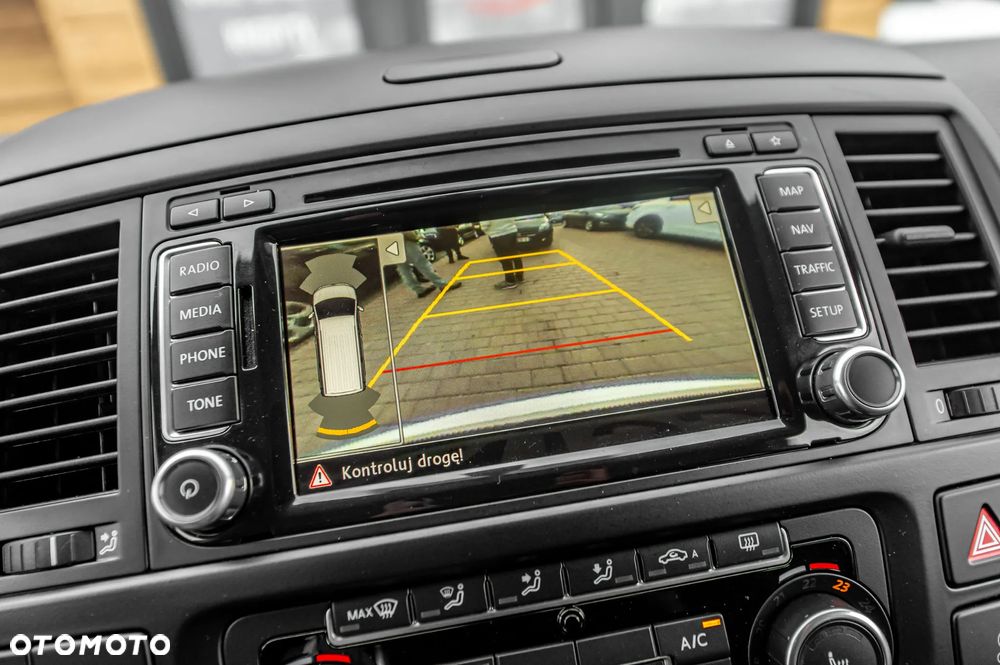 Volkswagen Multivan - 29