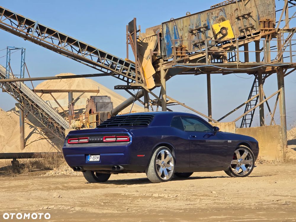 Dodge Challenger - 24
