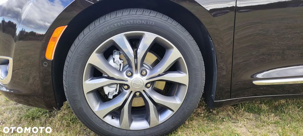 Chrysler Pacifica - 10