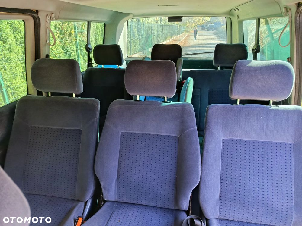 Volkswagen Caravelle TDI Basis / CL - 10