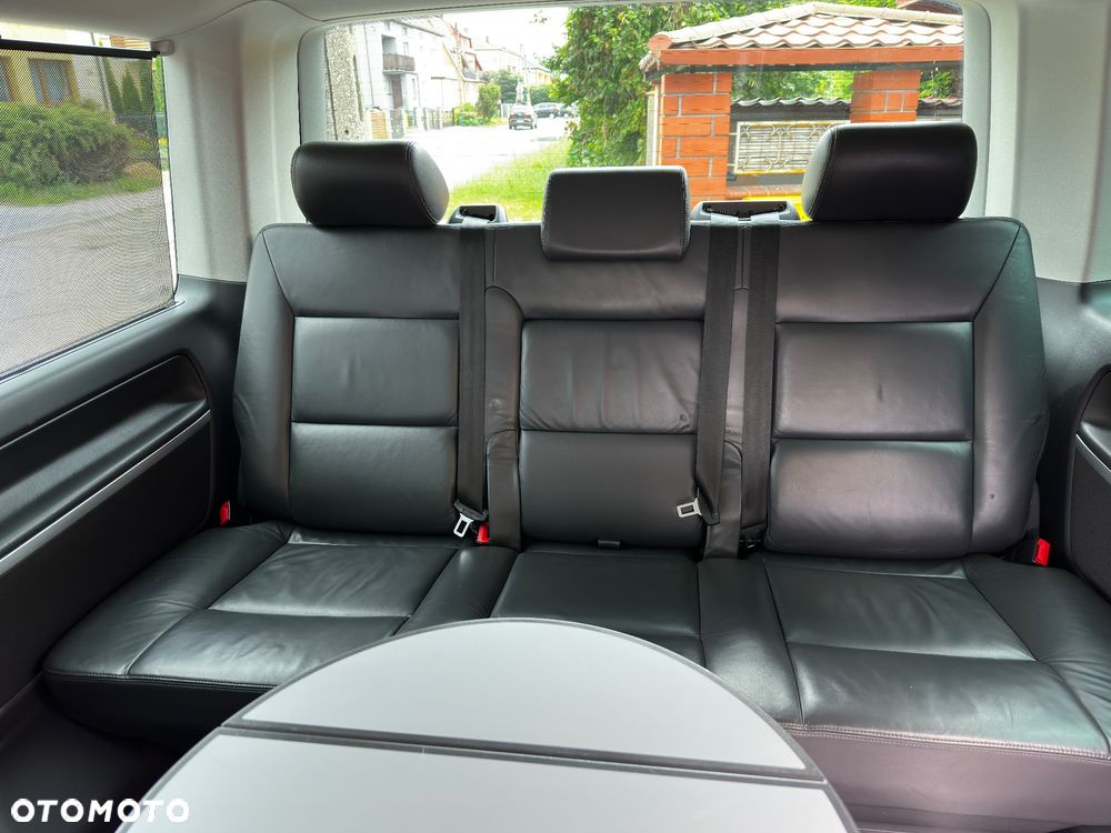 Volkswagen Multivan - 21