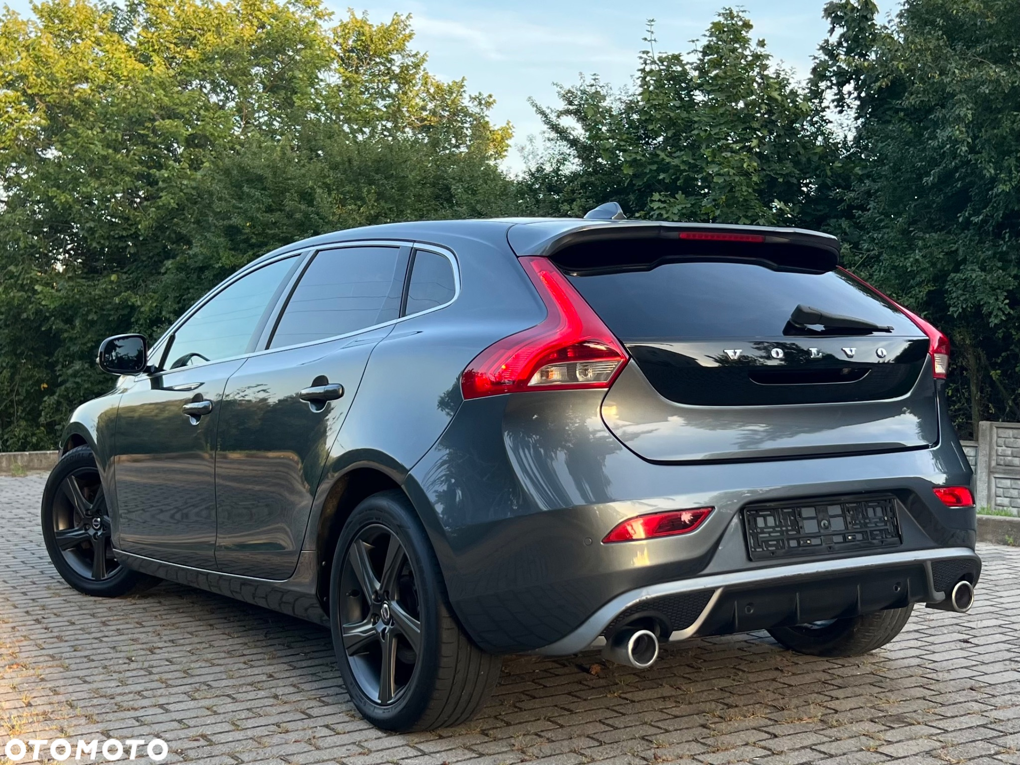 Volvo V40 D3 R-Design Summum - 16