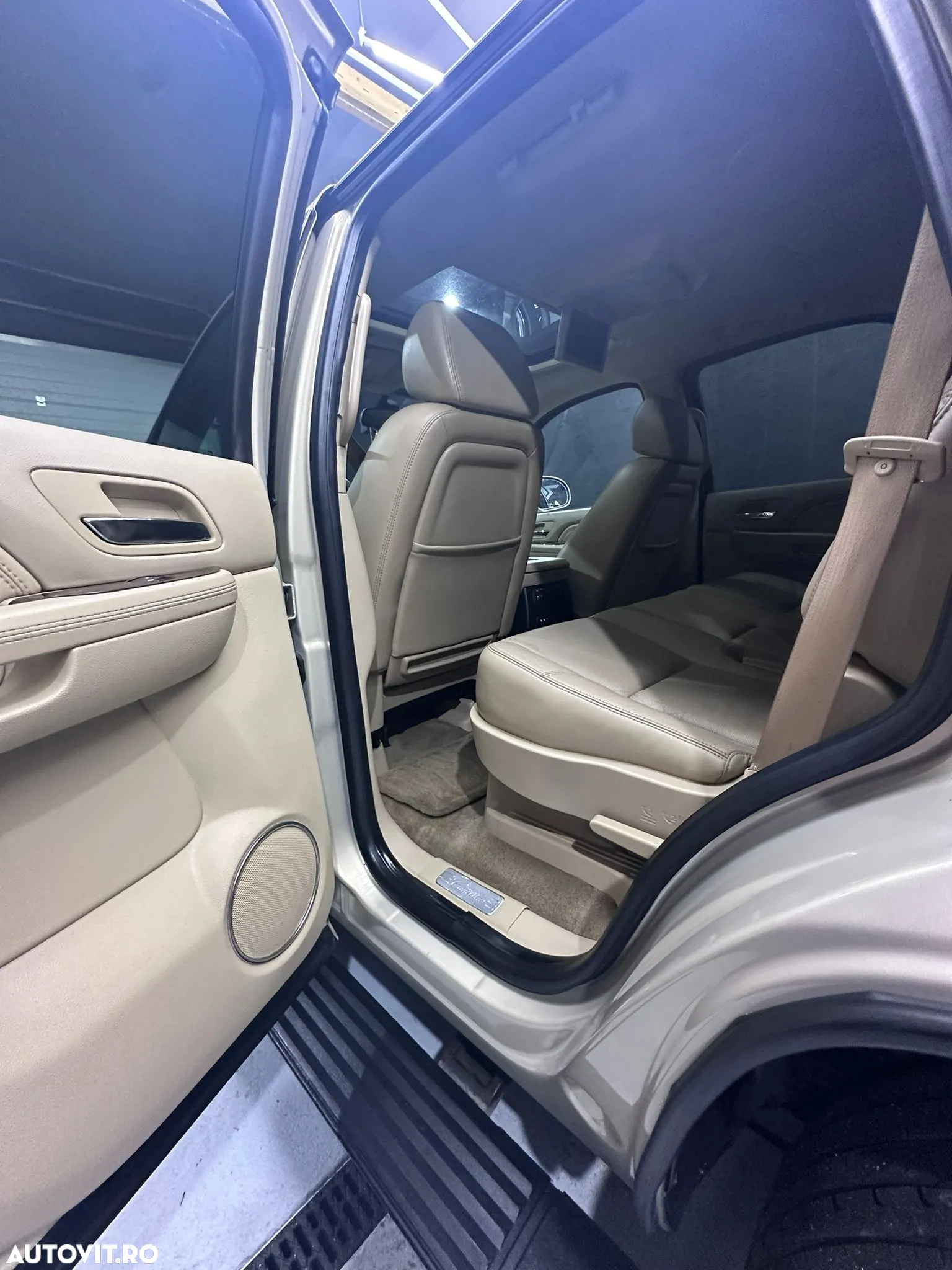 Cadillac Escalade 6.0 V8 - 10