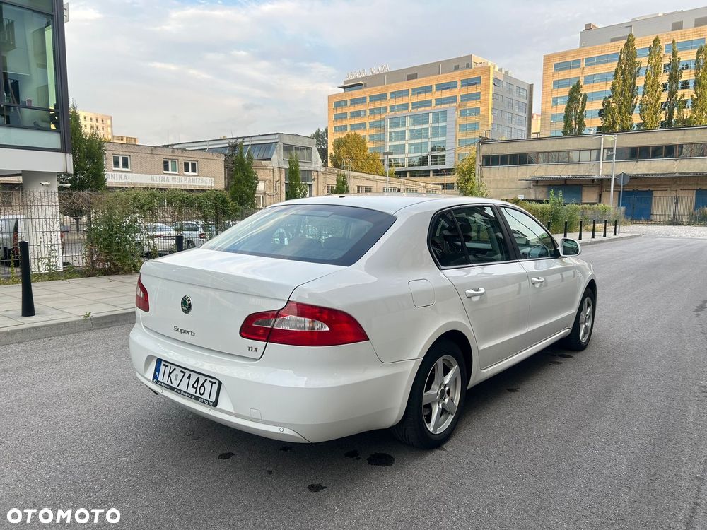 Skoda Superb 2.0 TDI Platinum - 18
