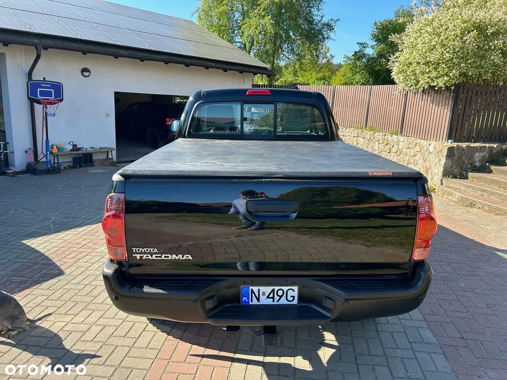 Toyota TACOMA - 7