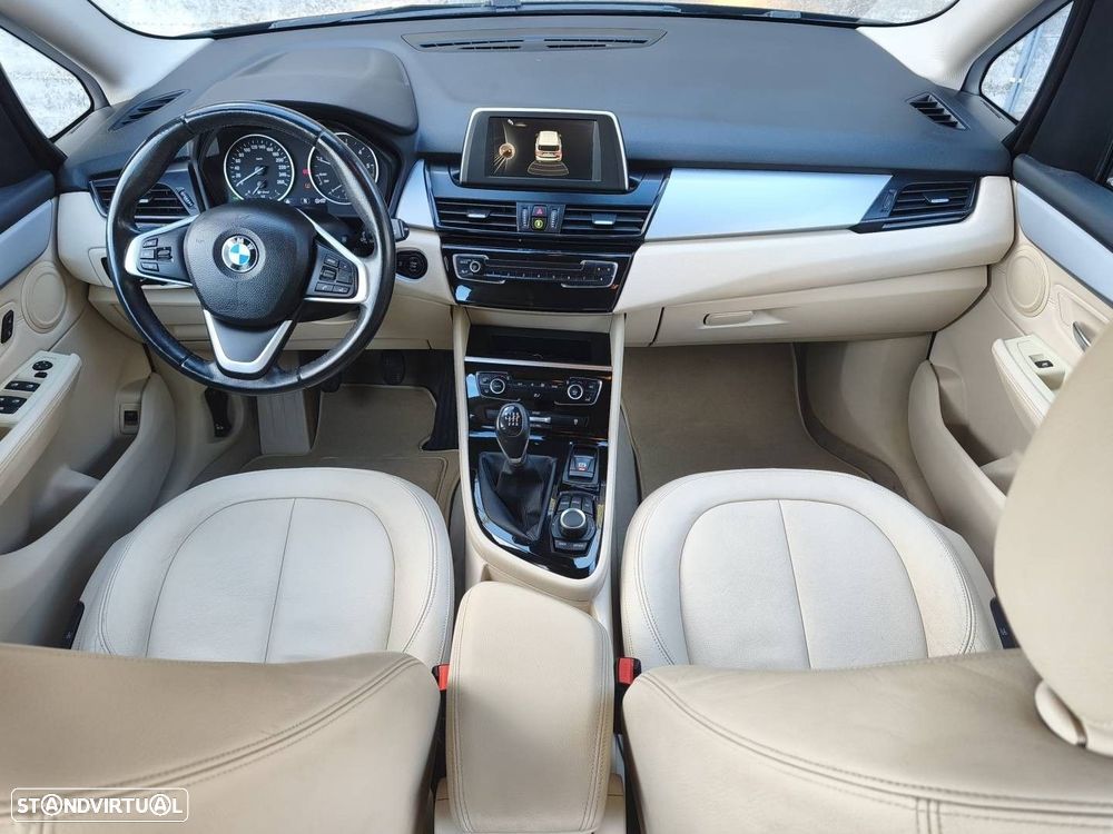 BMW 216 Gran Tourer d 7L Line Luxury - 23