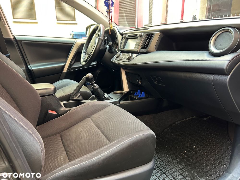 Toyota RAV4 2.0 D-4D Premium - 9