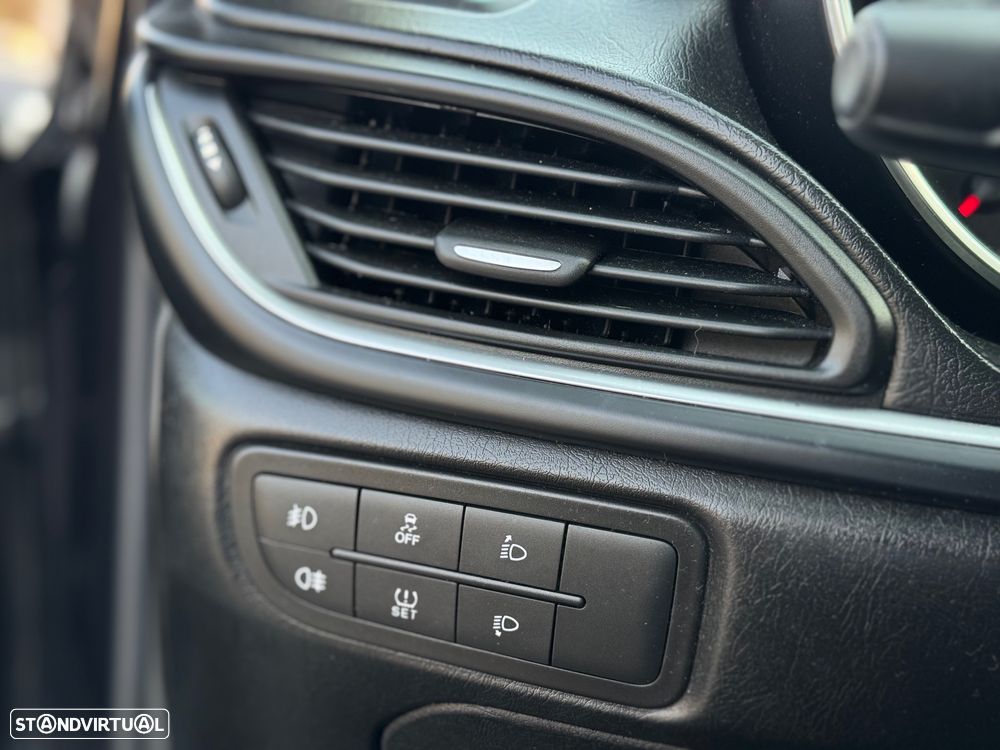 Fiat Tipo Station Wagon 1.3 M-Jet Lounge Tech - 10