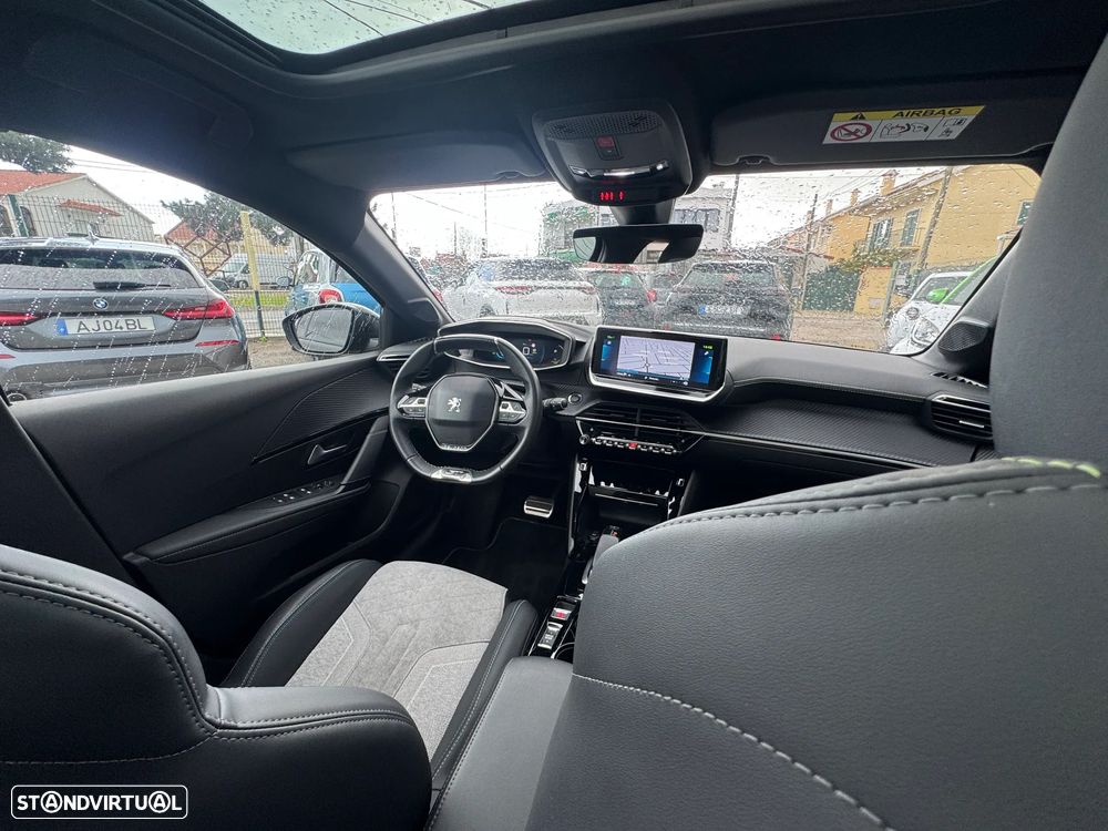 Peugeot e-208 50 kWh GT Line - 36