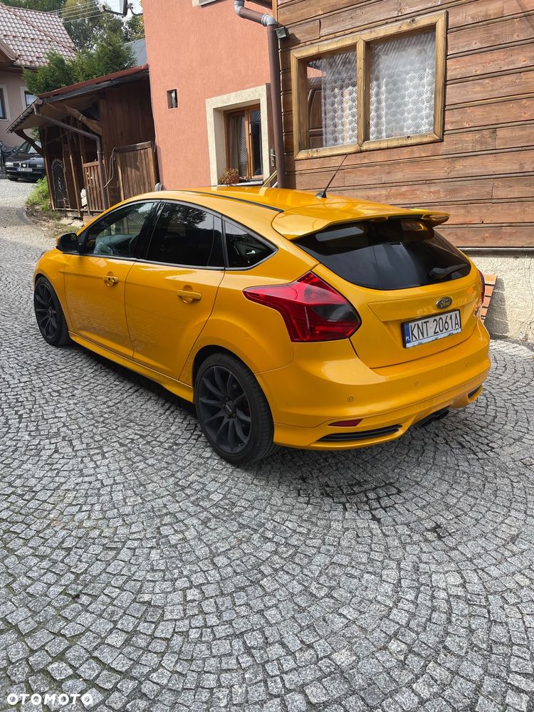Ford Focus ST - 5