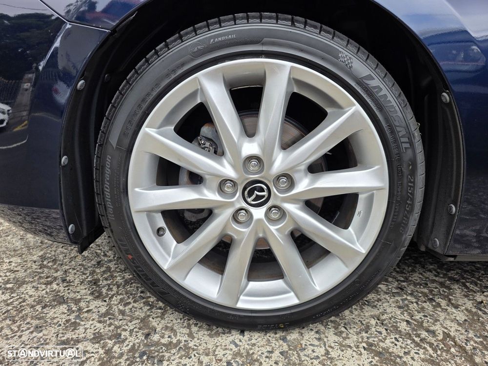 Mazda 3 Hatchback 1.5 Sky-D Excellence - 33