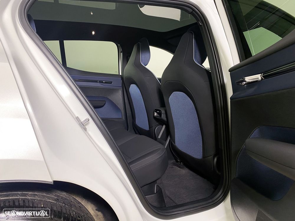 Volvo EX30 69 kWh Single Motor Extended Range Plus - 18