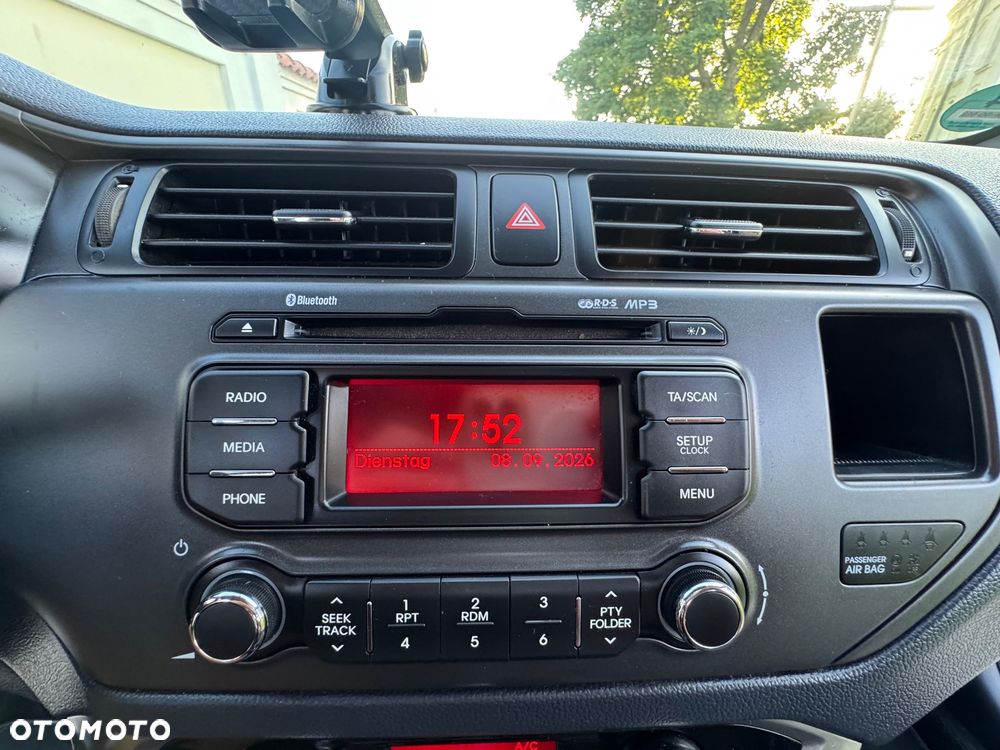 Kia Rio - 19
